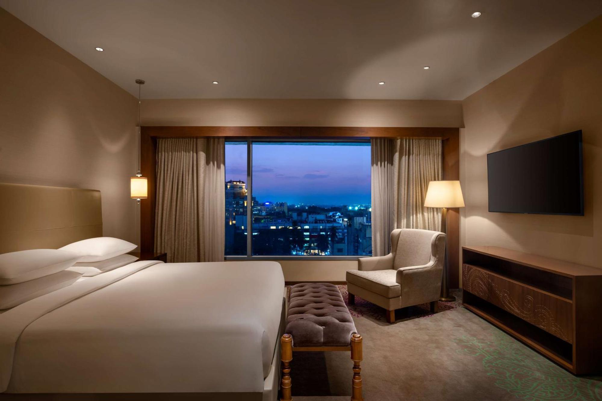 Hotel Park Hyatt Čennai Exteriér fotografie